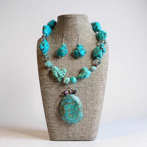 The CEO 24” Tranquil Chrysocolla Statement Necklace-by Tolee Dezigns - Picture 9 of 9